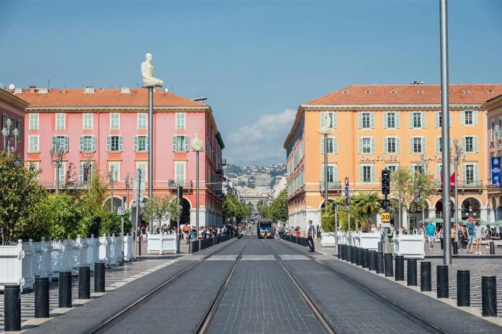 Appartement 2 chambres refait à neuf, climatisé, à 2 min de la mer Niza Exterior foto