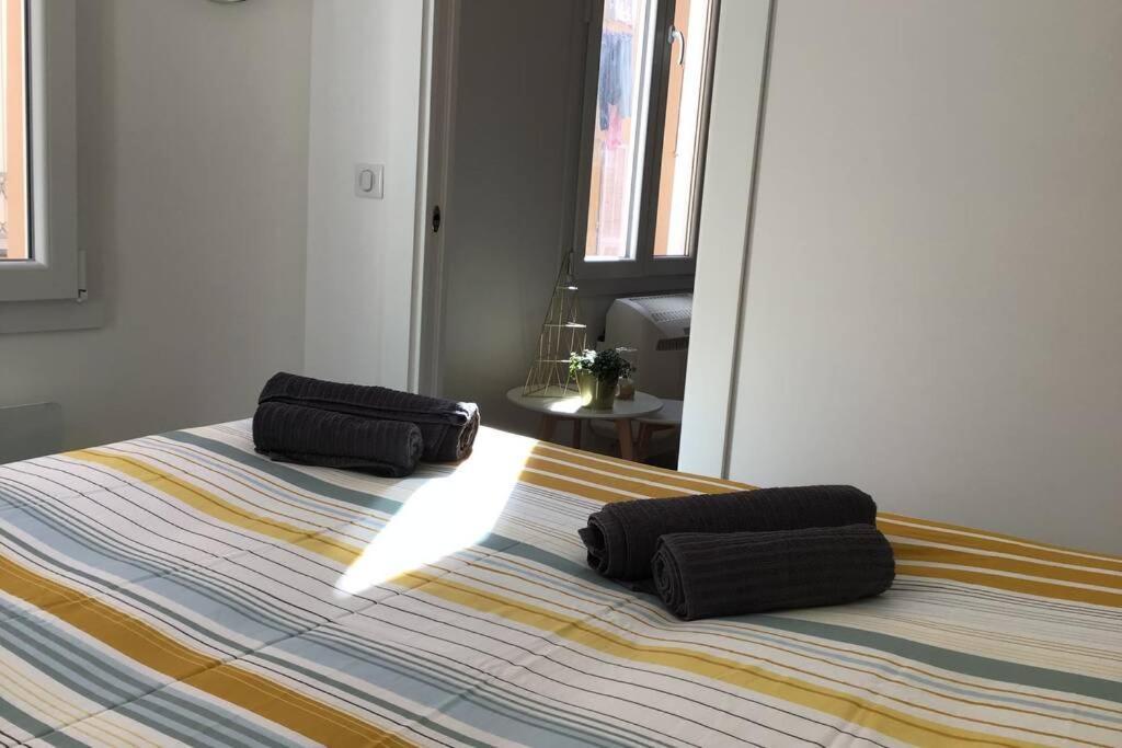 Appartement 2 chambres refait à neuf, climatisé, à 2 min de la mer Niza Exterior foto